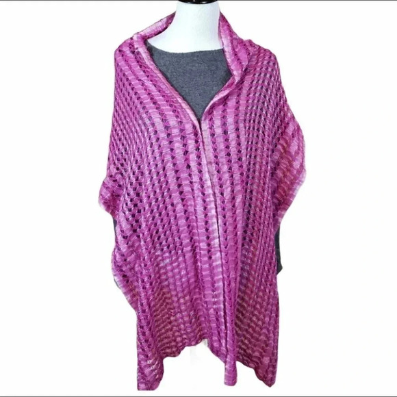 Fushia scarf/wrap - Picture 2 of 5